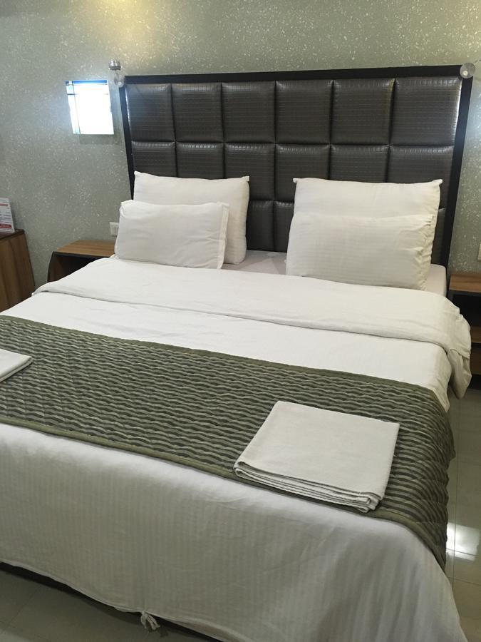 Hotel Sun Shine Ahmedabad Luaran gambar